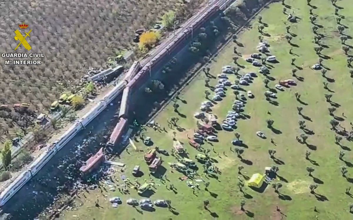 La red ferroviaria de alta velocidad española es la segunda más importante del mundo. (Foto por HANDOUT / GUARDIA CIVIL / AFP)