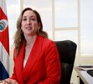 Fernández despide a ministra y frena Acuerdo Transpacífico